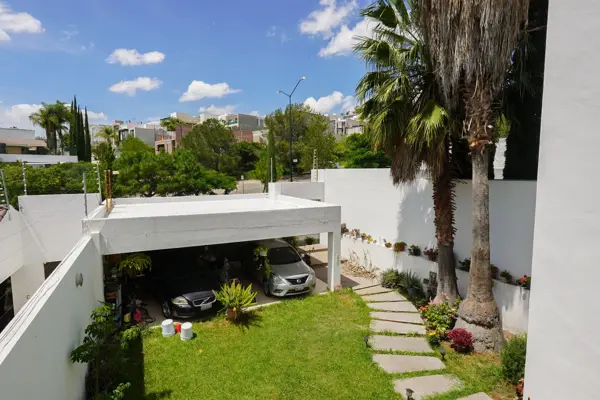 Casa en venta en Porta Fontana, León — foto 3 de 37