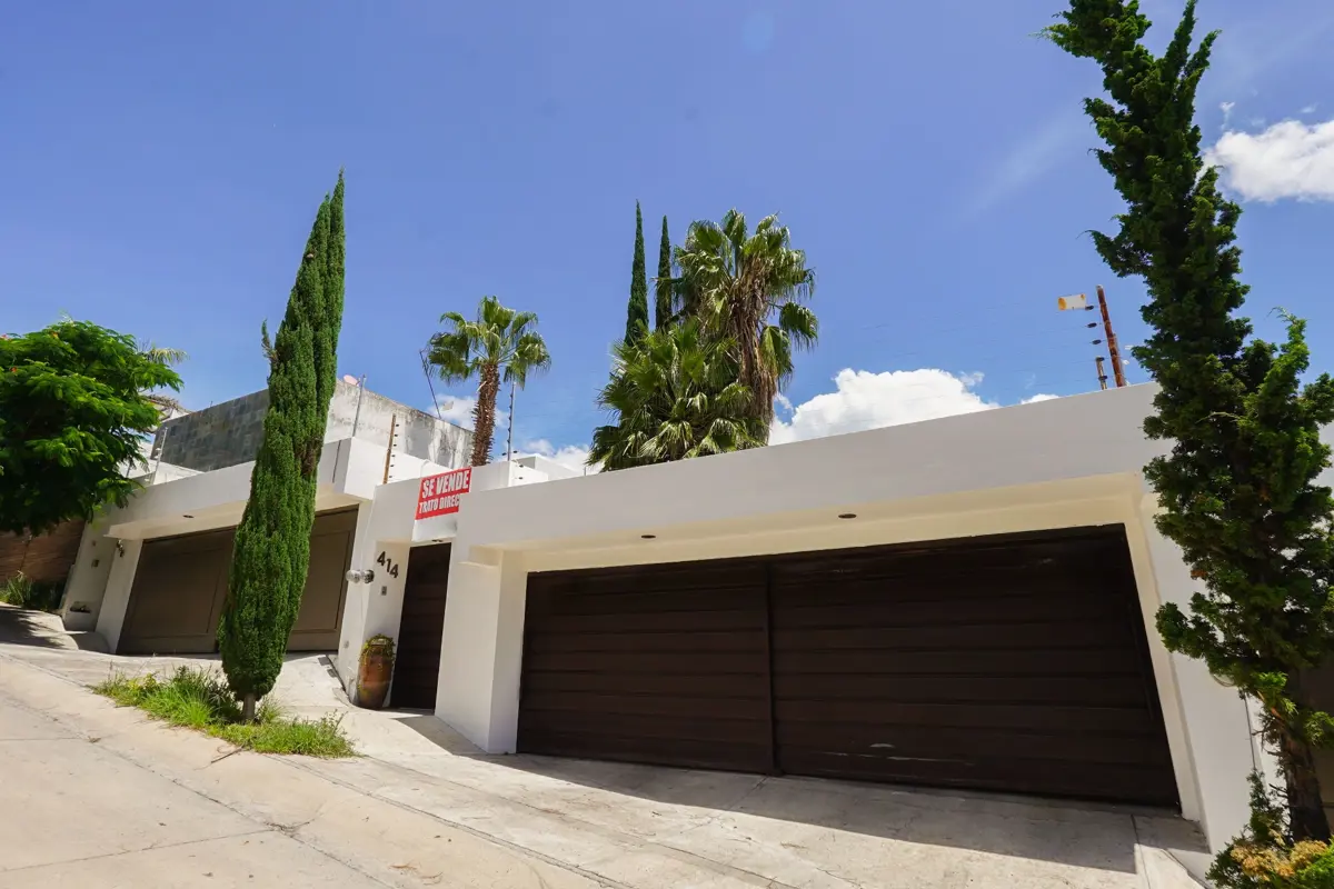 Casa en venta en Porta Fontana, León — foto 1 de 37