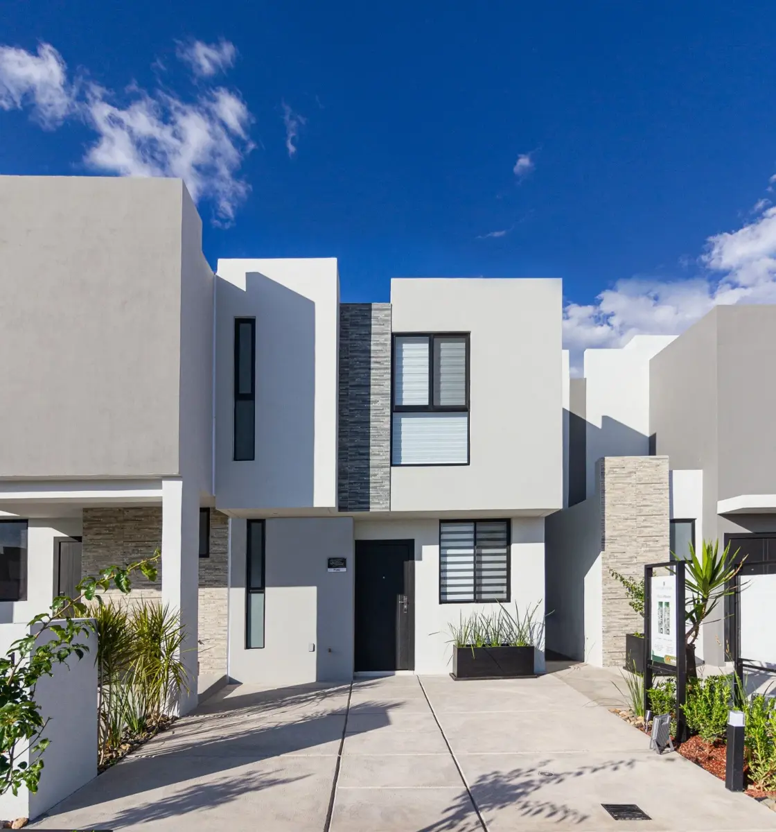 Casa en venta en Interlomas I, León — foto 1 de 15