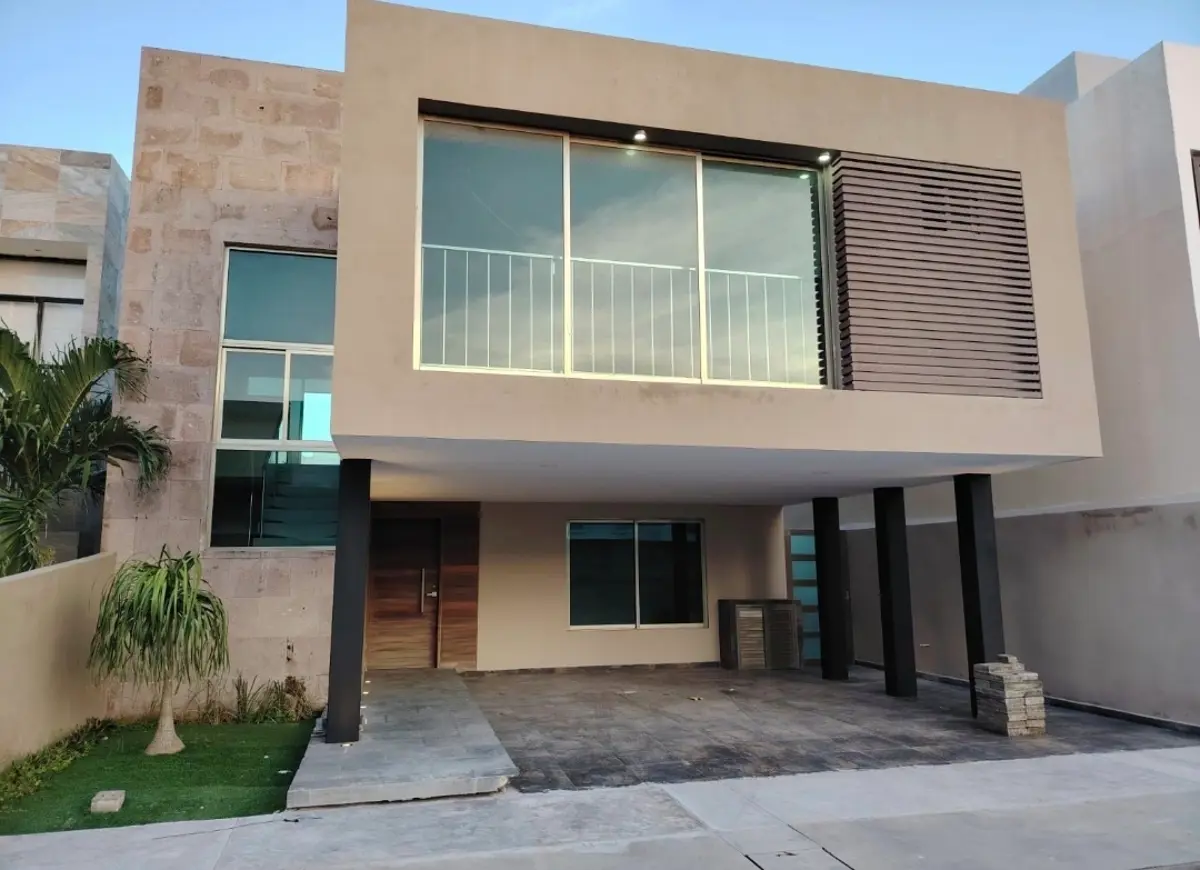 Casa en venta en Lomas del Sol, Alvarado — foto 1 de 24