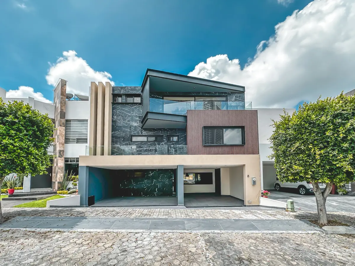 Casa en venta en Lomas de Angelópolis, San Andrés Cholula — foto 1 de 76