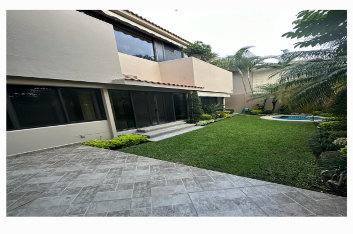 Casa en venta en Club de golf Tabachines, Cuernavaca — foto 1 de 13
