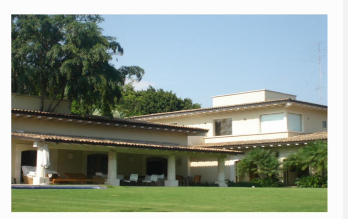 Casa en venta en Club de golf Tabachines, Cuernavaca — foto 1 de 13