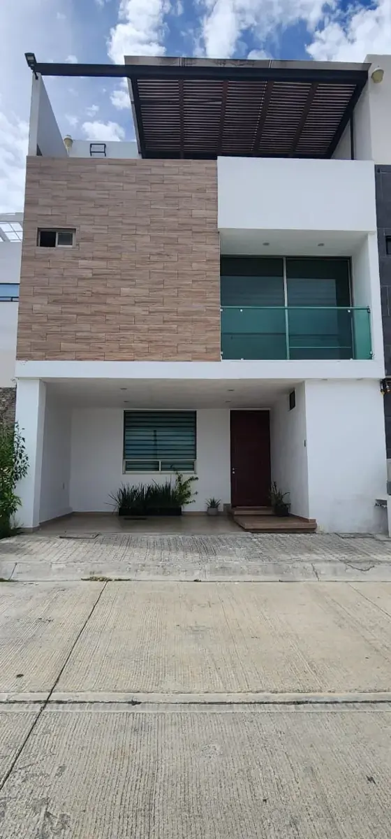 Casa en venta en Privada Camino Real, Mineral de la Reforma — foto 1 de 27