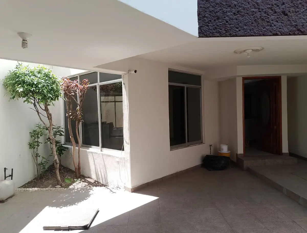 Casa en venta en Zona de Oro, Celaya — foto 1 de 13