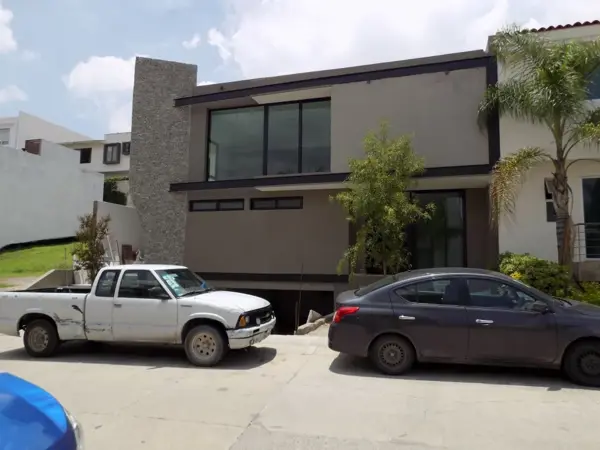 Casa en venta en Puerta de Hierro, Zapopan — foto 2 de 35