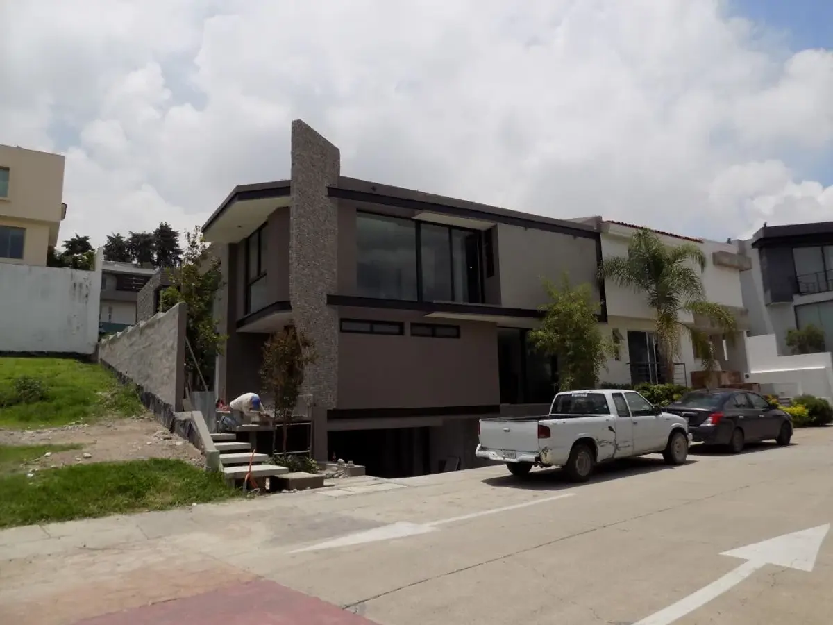 Casa en venta en Puerta de Hierro, Zapopan — foto 1 de 35