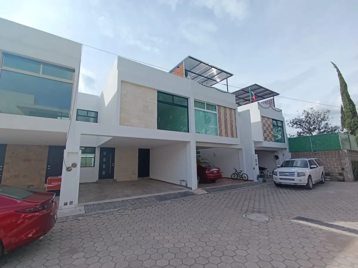 Casa en venta en Cholula de Rivadabia Centro, San Pedro Cholula — foto 1 de 24