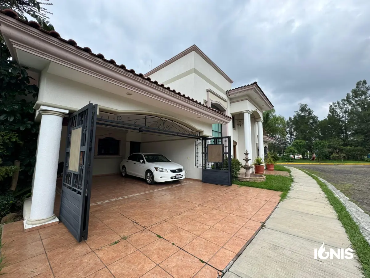 Casa en venta en Bosques de la Huerta, Morelia — foto 1 de 20
