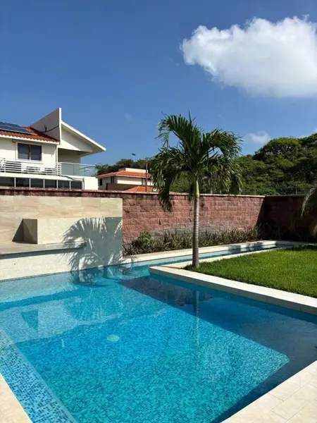 Casa en venta en El Sendero Residencial, Alvarado — foto 2 de 35