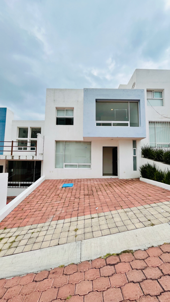 Casa en venta en Los Olvera, Corregidora — foto 2 de 25