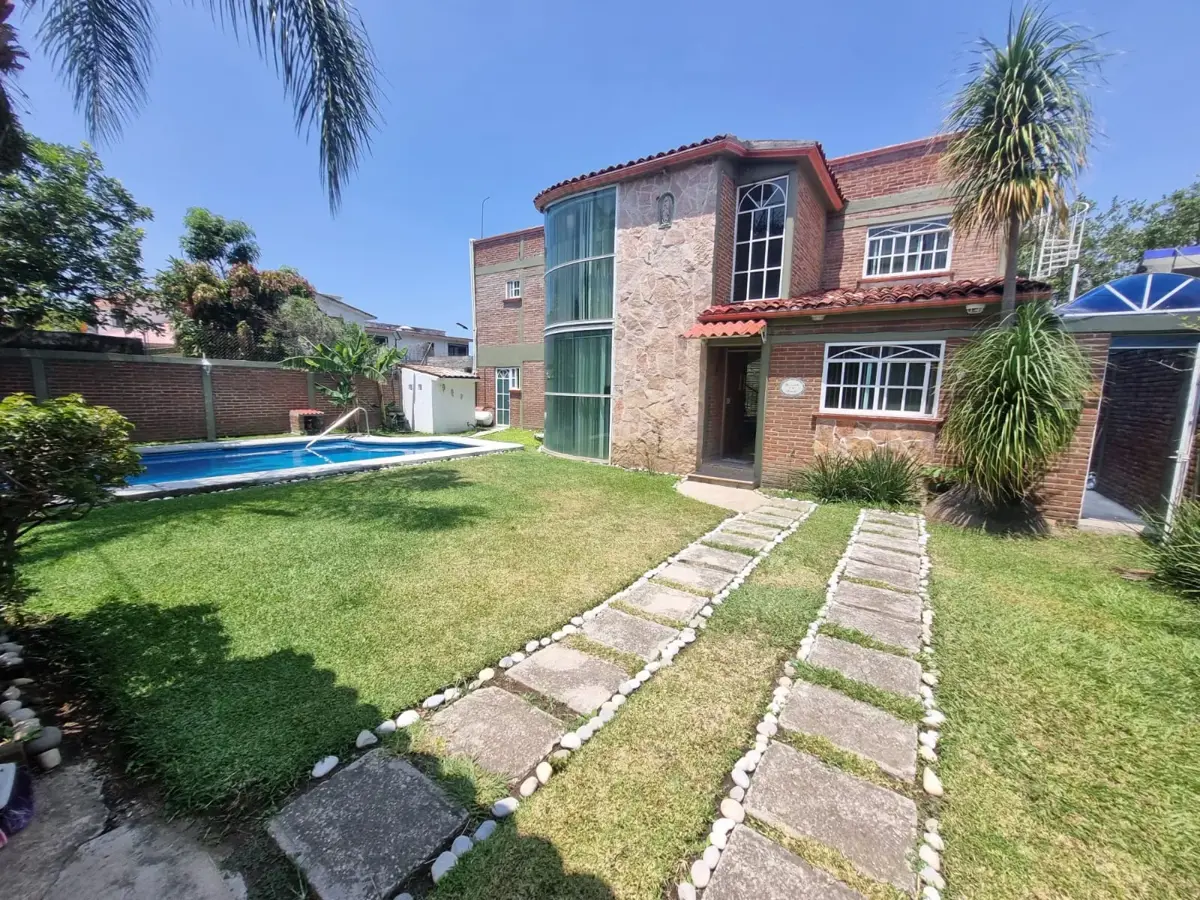 Casa en venta en Cocoyoc, Yautepec — foto 1 de 28