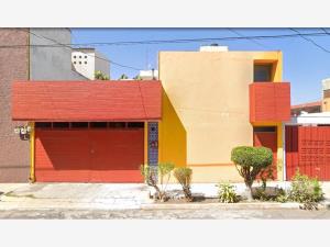 Casa en Los Pilares, Puebla, Puebla