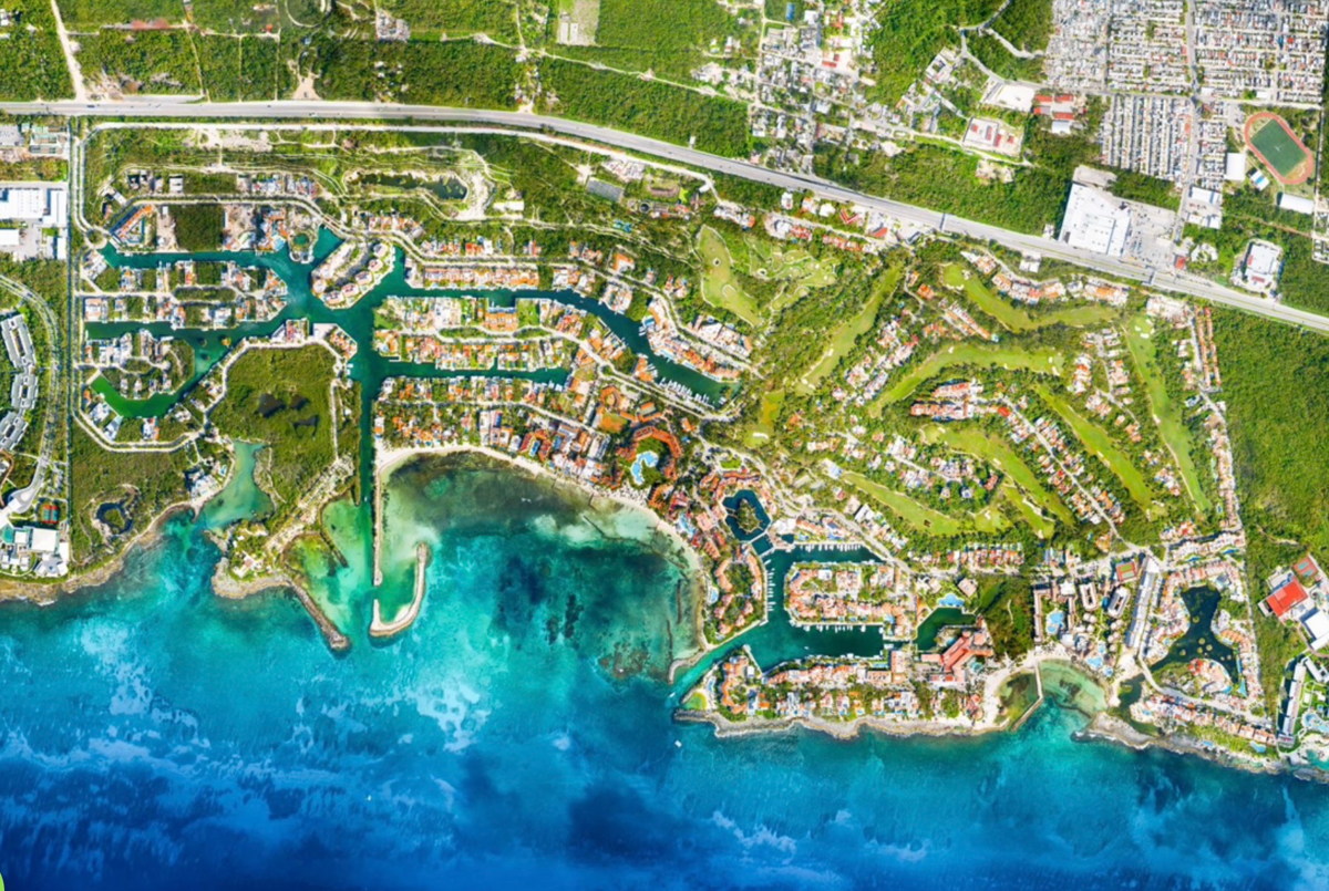 Terreno en venta en Puerto Aventuras, Solidaridad — foto 1 de 11