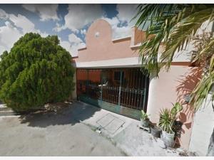 Casa en Residencial Pensiones I y II, Mérida, Yucatán