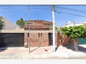 Casa en Jardines de Queretaro, Querétaro, Querétaro