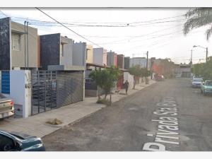 Casa en venta en Los Girasoles, Zapopan — foto 3 de 12