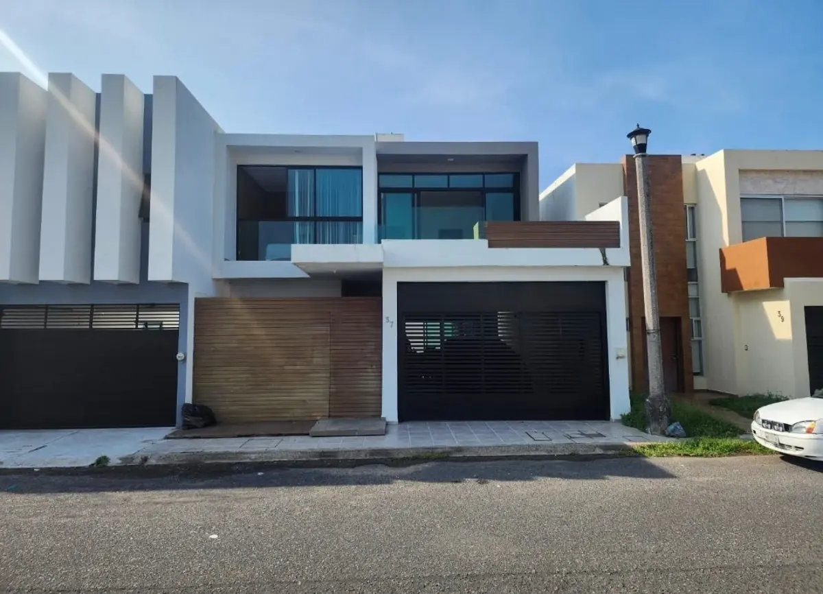 Casa en venta en Lomas del Sol, Alvarado — foto 1 de 19