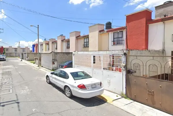 Casa en venta en Balcones Santín, Toluca — foto 3 de 7