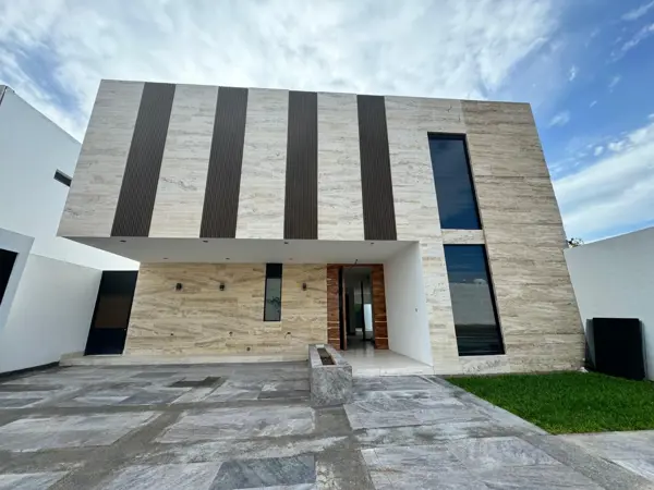 Casa en venta en Real del Nogalar, Torreón — foto 2 de 32