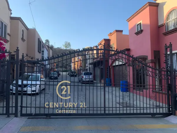 Casa en venta en Jardines de La Misión, Tijuana — foto 3 de 28
