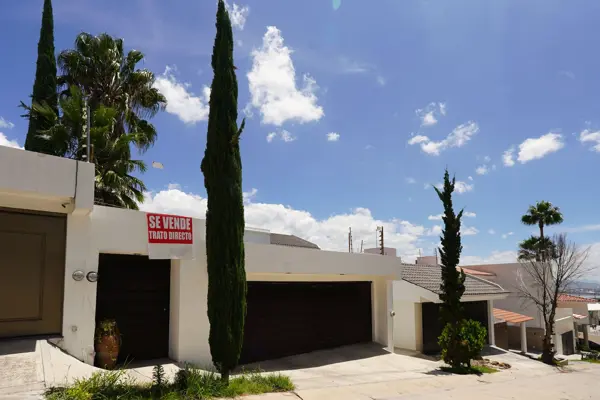 Casa en venta en Porta Fontana, León — foto 2 de 38