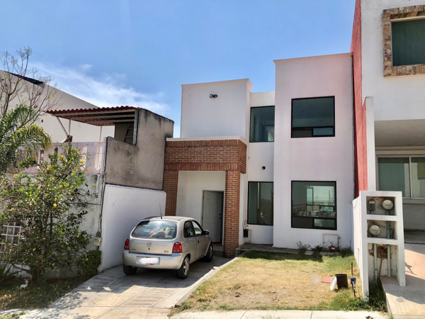 Casa en Venta en Lomas del Valle, Puebla: Seguro Fraccionamiento Residencial