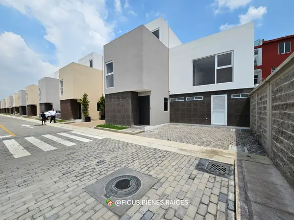 Casa en venta en San Jorge Pueblo Nuevo, Metepec — foto 2 de 30