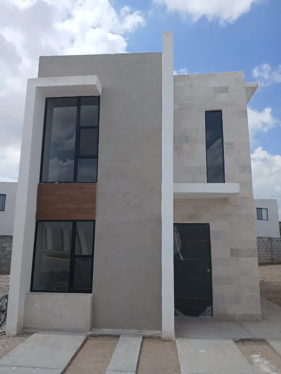 Casa en venta en Cerradas Miravalle, Gómez Palacio — foto 1 de 27