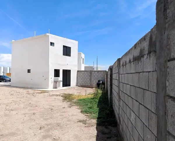 Casa en venta en Cerradas Miravalle, Gómez Palacio — foto 2 de 27