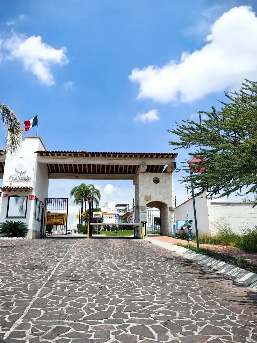 Terreno en venta en Pedregal de Schoenstatt, Corregidora — foto 1 de 10