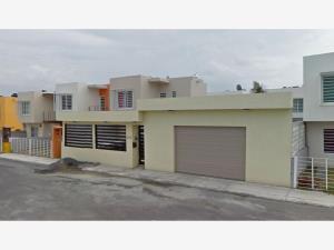 Casa en venta en Hacienda las Bugambilias, Reynosa — foto 2 de 12