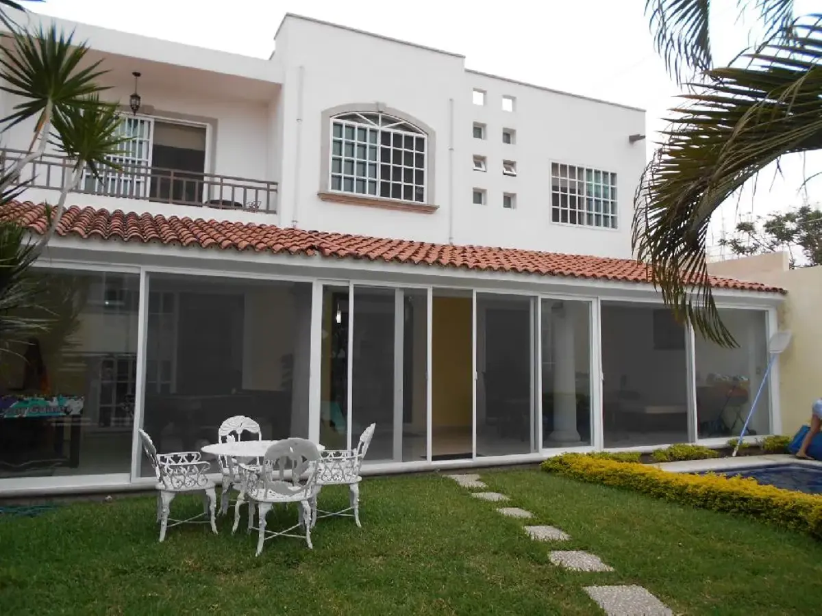 Casa en venta en Jardines de Xochitepec, Xochitepec — foto 1 de 28
