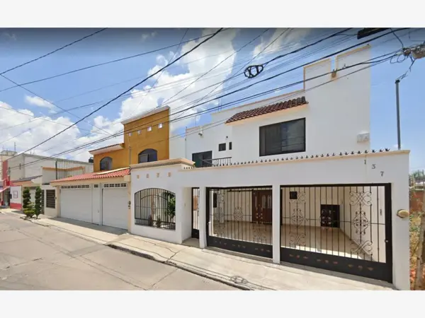 Casa en venta en Jardines del Country, Guadalajara — foto 2 de 9