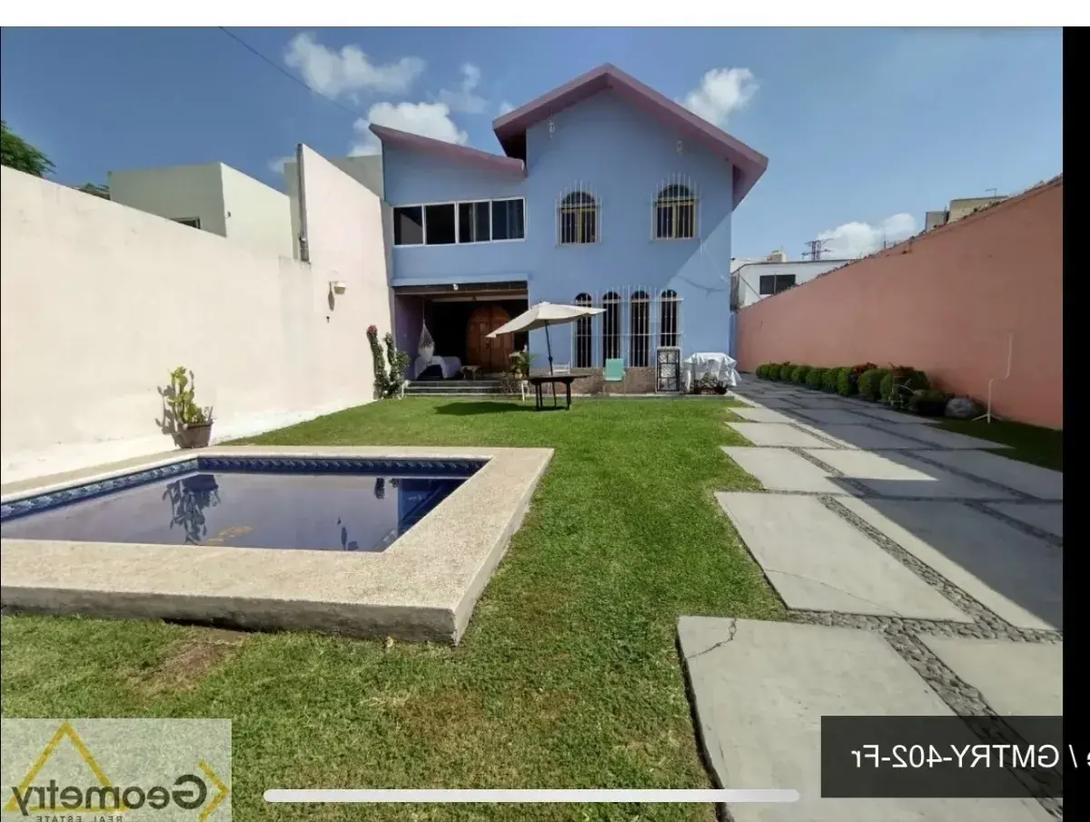 Casa en venta en Club de golf Tabachines, Cuernavaca — foto 1 de 23
