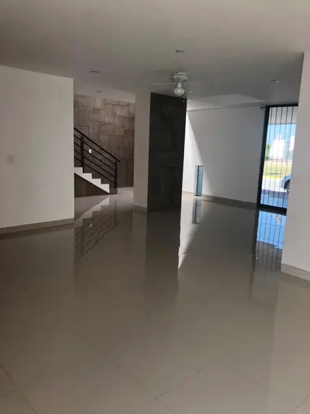 Casa en renta en Lombardía, Irapuato — foto 2 de 23