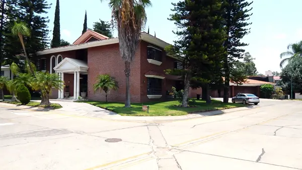 Casa en venta en Club de Golf Santa Anita, Tlajomulco de Zúñiga — foto 2 de 36