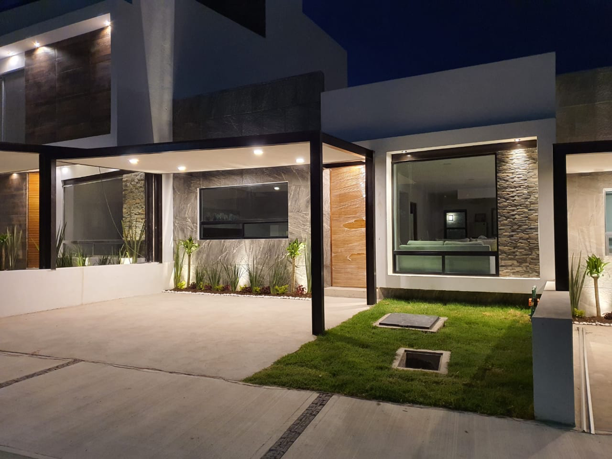 Casa en venta en Cañadas del Arroyo, Corregidora — foto 1 de 18