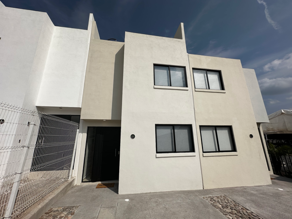 Casa en venta en Los Olvera, Corregidora — foto 2 de 28