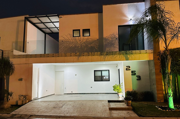 Casa en venta en Los Viñedos, Torreón — foto 2 de 25