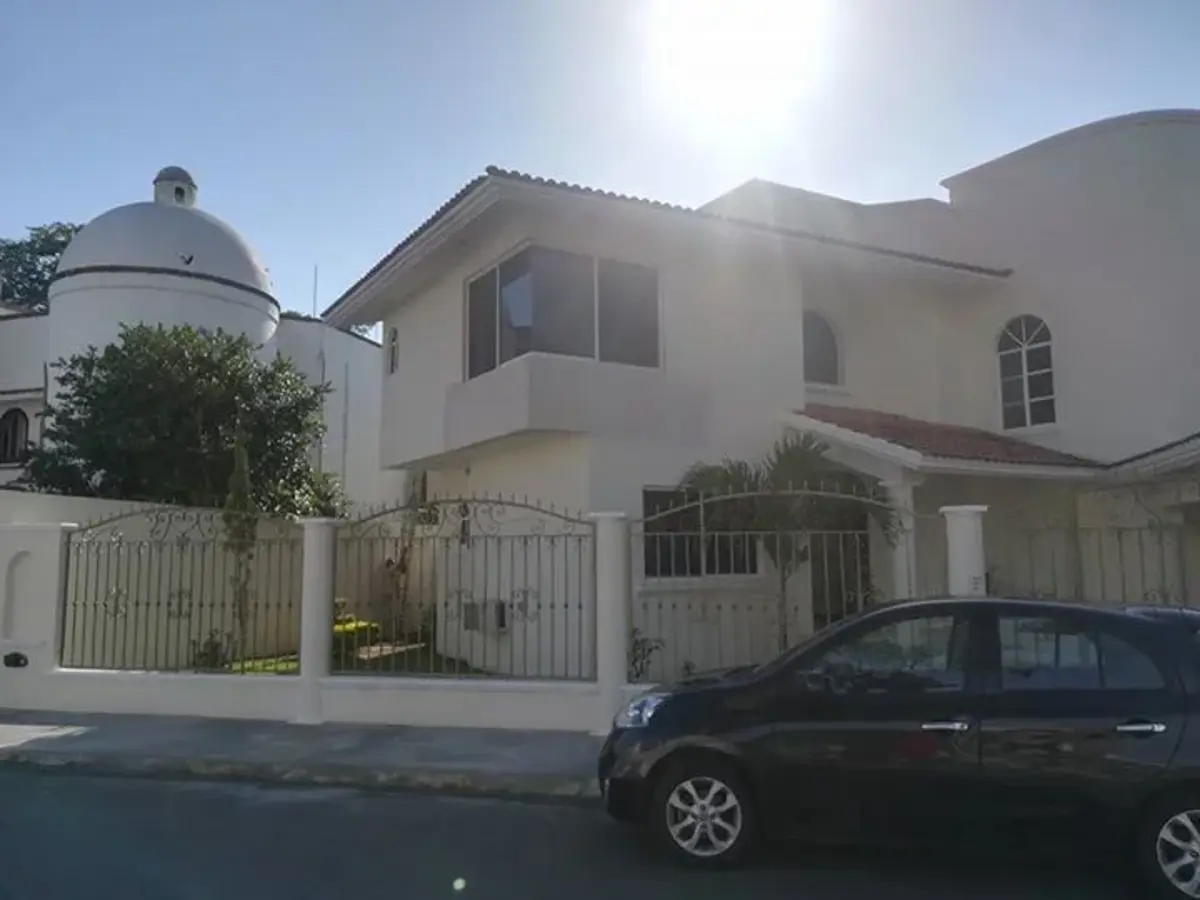 Casa en venta en Club Campestre, Centro — foto 1 de 30