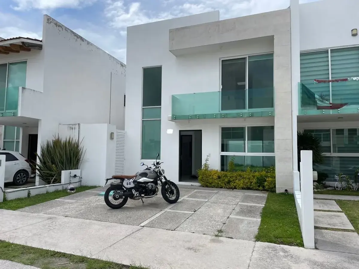 Casa en renta en Lomas de Angelópolis, San Andrés Cholula — foto 1 de 20
