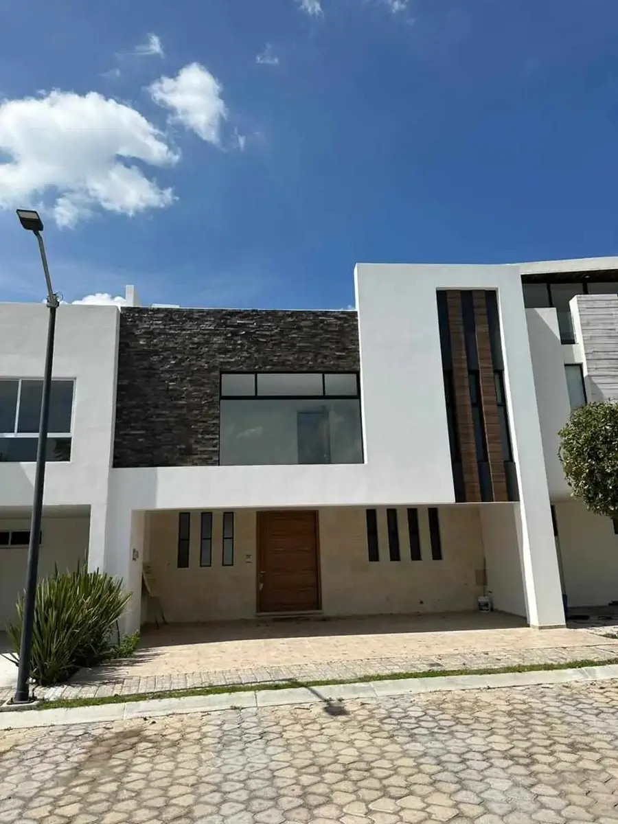 Casa en venta en Lomas de Angelópolis, San Andrés Cholula — foto 1 de 18