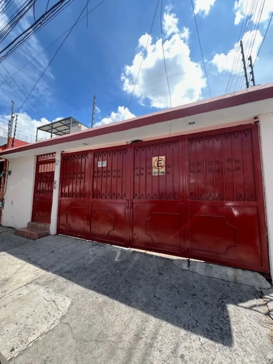 Casa en venta en Prados del Mirador, Querétaro — foto 1 de 32