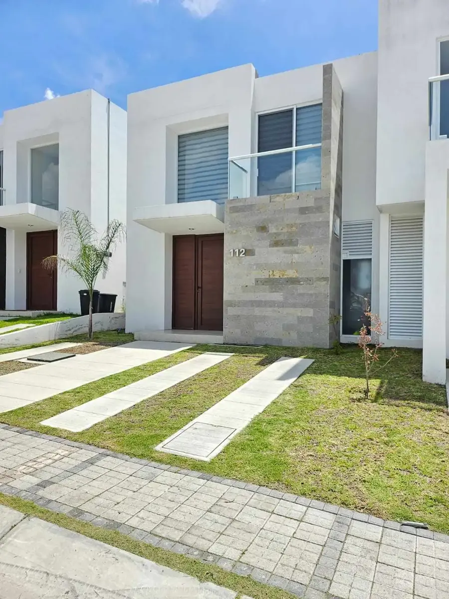 Casa en renta en Lomas de Angelópolis, San Andrés Cholula — foto 1 de 25