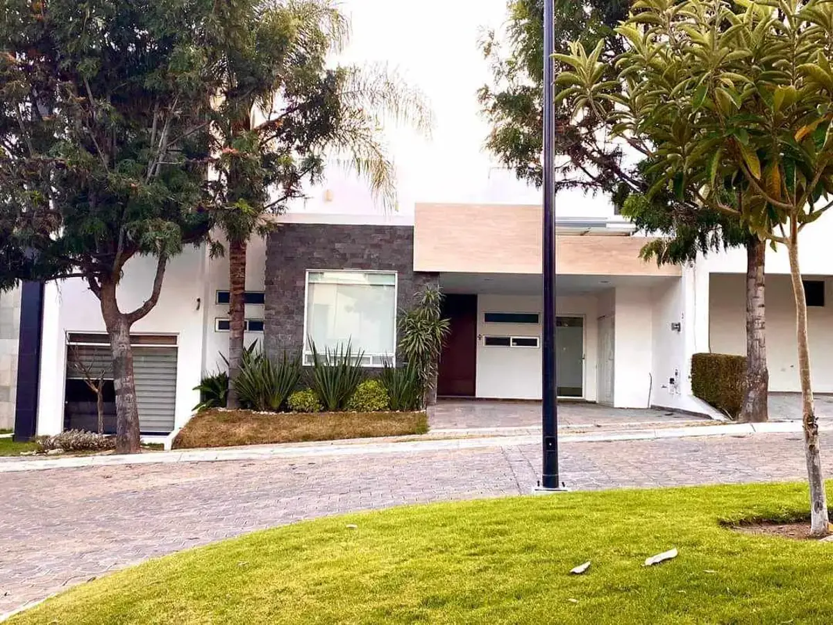 Casa en renta en Lomas de Angelópolis, San Andrés Cholula — foto 1 de 11