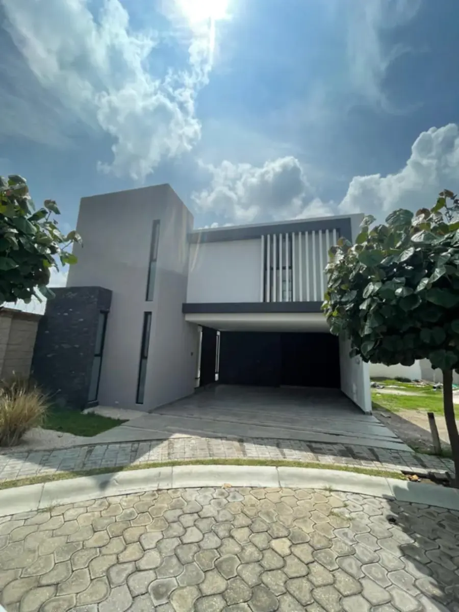 Casa en venta en Lomas de Angelópolis, San Andrés Cholula — foto 1 de 27