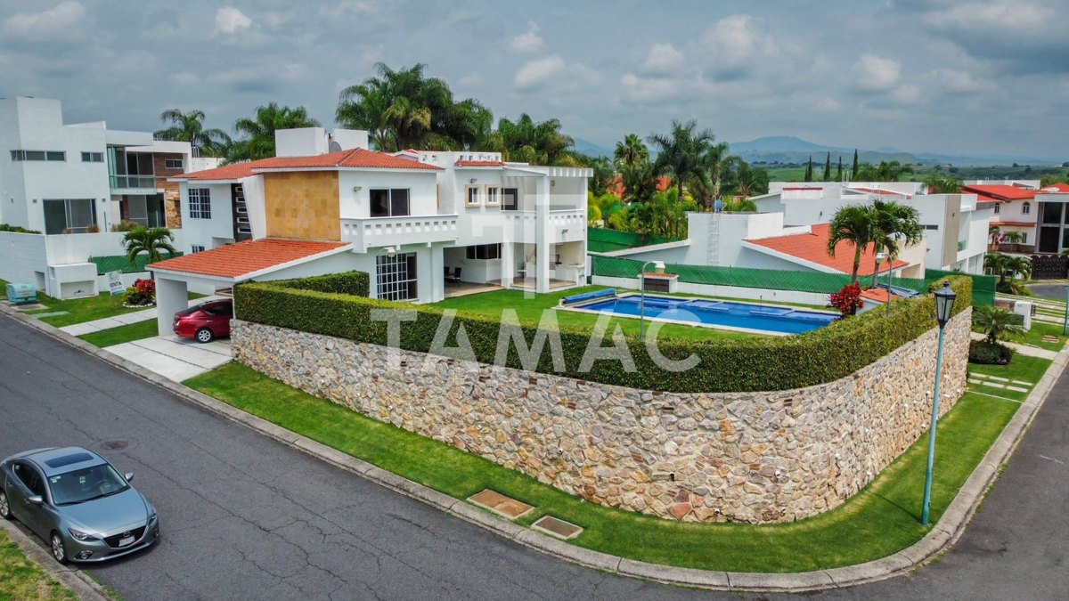 Casa en venta en Lomas de Cocoyoc, Atlatlahucan — foto 1 de 32