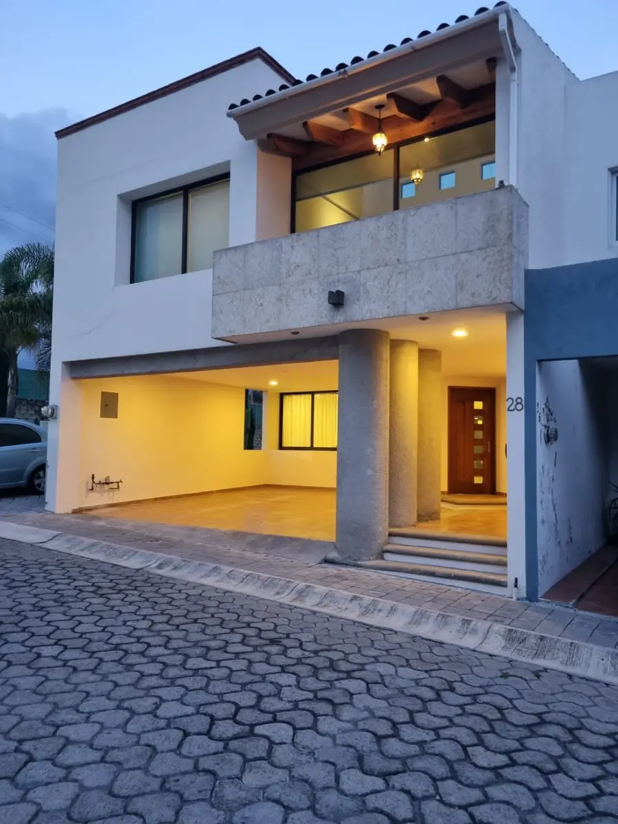 Casa en venta en Fuentes de Angelopolis, San Andrés Cholula — foto 1 de 19