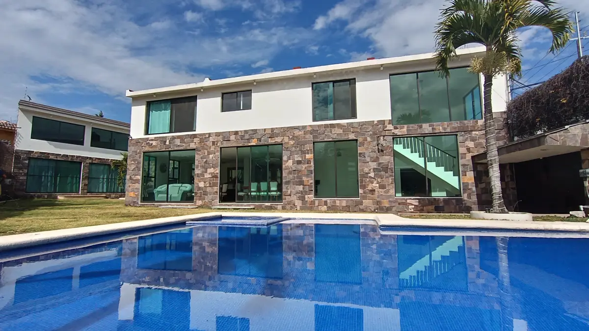 Casa en venta en Lomas de Cortes, Cuernavaca — foto 1 de 16